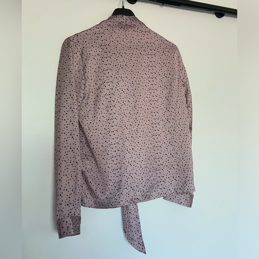 🤍🩵2 FOR $15🩵🤍 Polka dot rose gold blouse​​​ - Picture 5 of 6